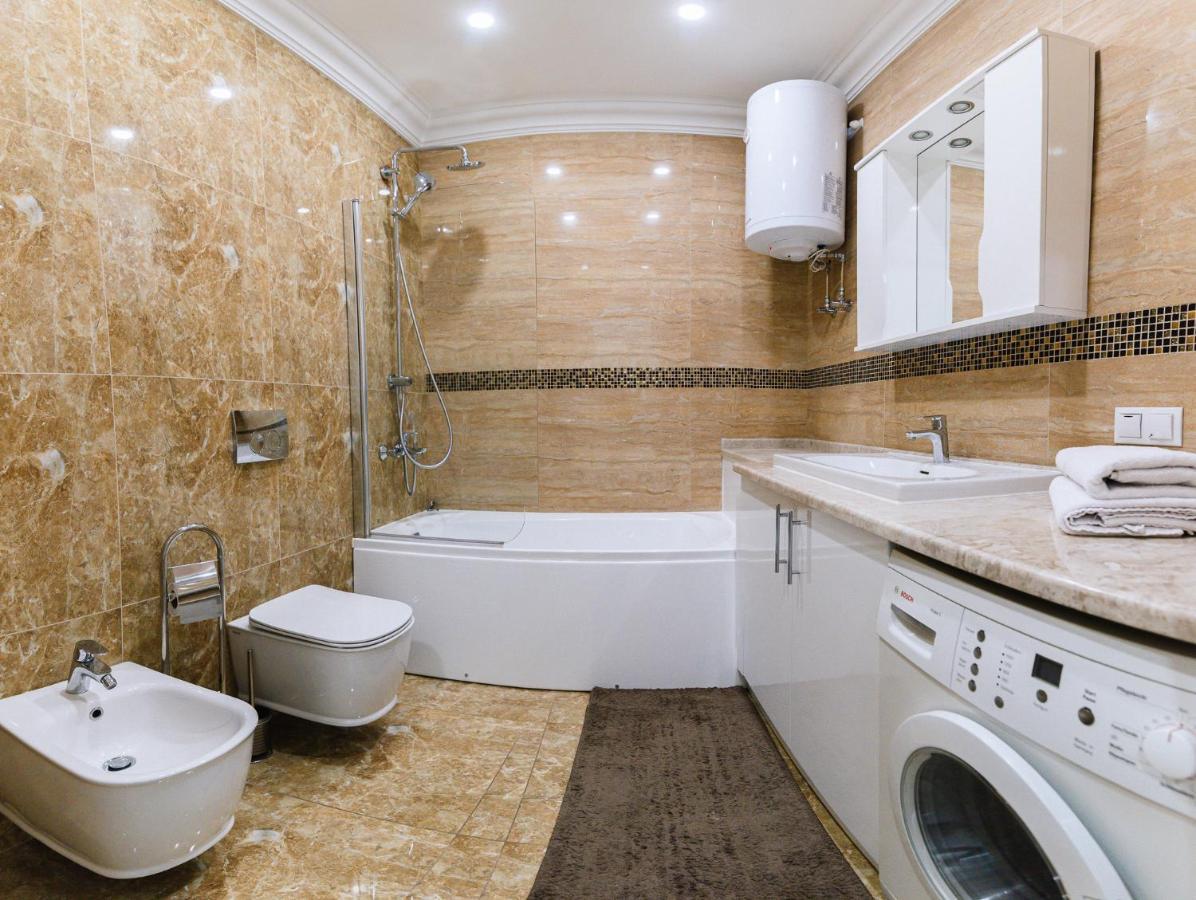 Апартаменти Luxury For Business & Pleasure Royal 2 Київ Екстер'єр фото