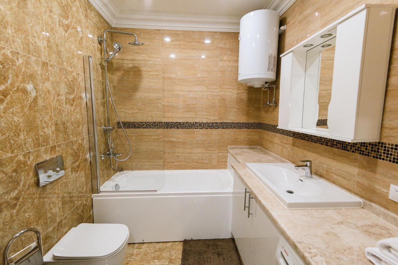 Апартаменти Luxury For Business & Pleasure Royal 2 Київ Екстер'єр фото