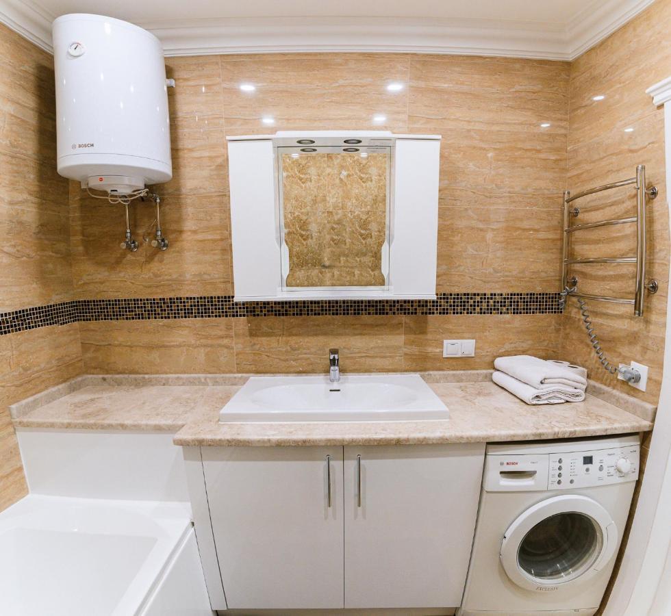 Апартаменти Luxury For Business & Pleasure Royal 2 Київ Екстер'єр фото
