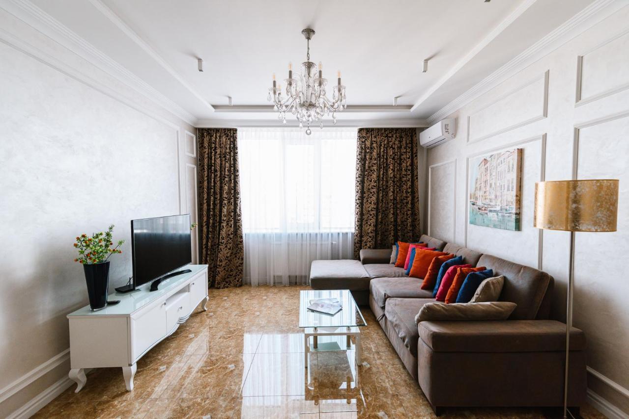 Апартаменти Luxury For Business & Pleasure Royal 2 Київ Екстер'єр фото