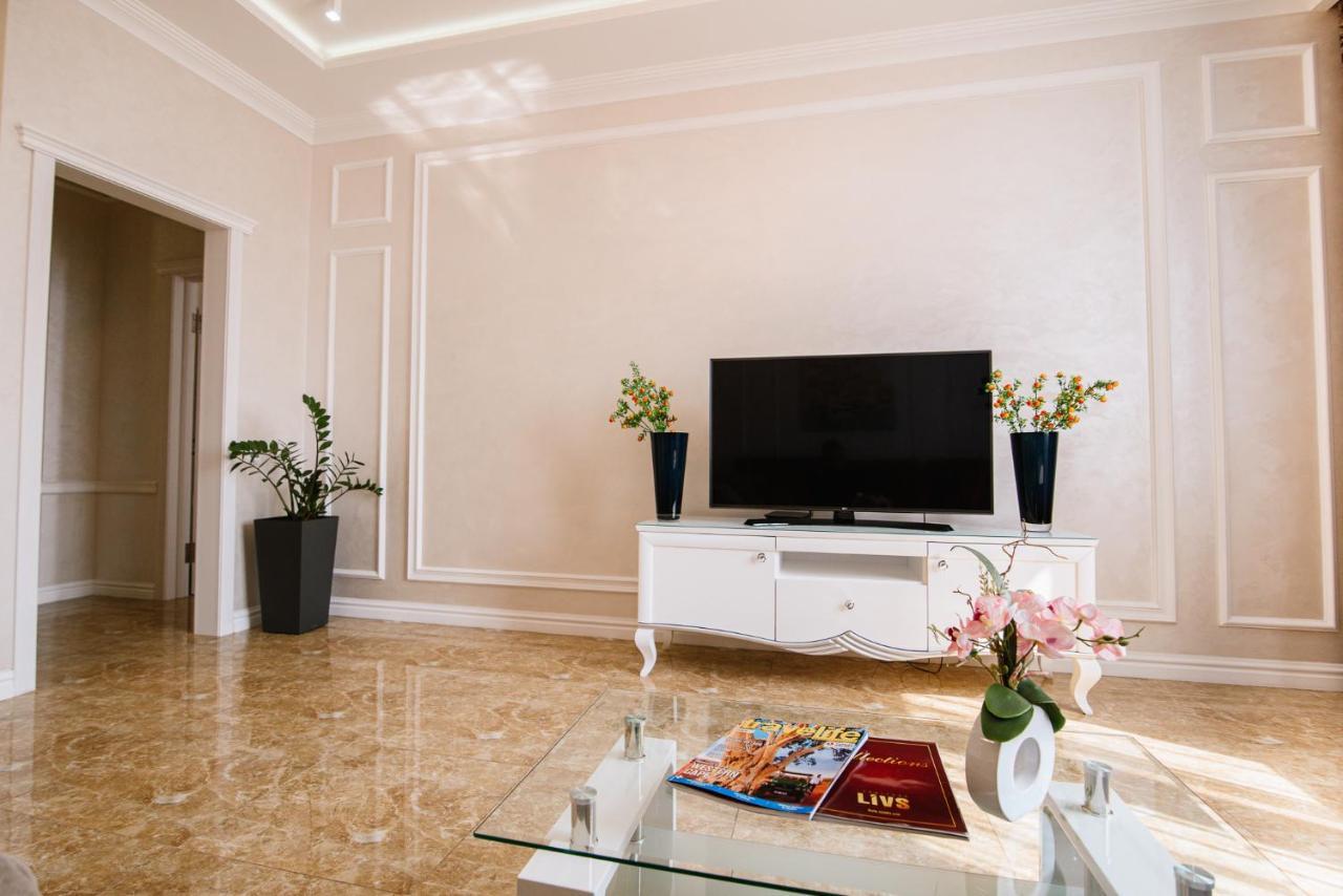 Апартаменти Luxury For Business & Pleasure Royal 2 Київ Екстер'єр фото