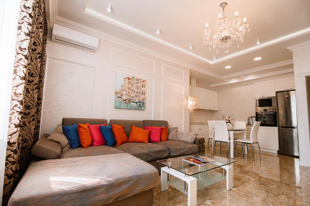 Апартаменти Luxury For Business & Pleasure Royal 2 Київ Екстер'єр фото